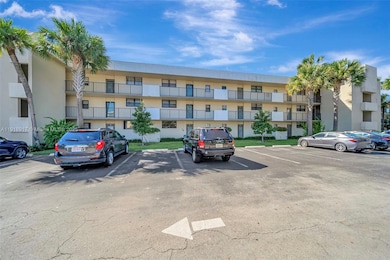 2450 Deer Creek Country Club Blvd unit 109-B, Deerfield Beach, FL 33442 - photo 2