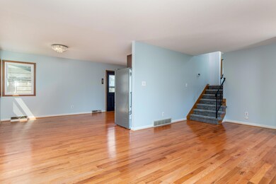 7013 Twana Dr, Urbandale, IA 50322 - photo 4