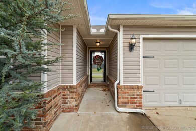 2804 W Fredericksburg St, Broken Arrow, OK 74011 - photo 3