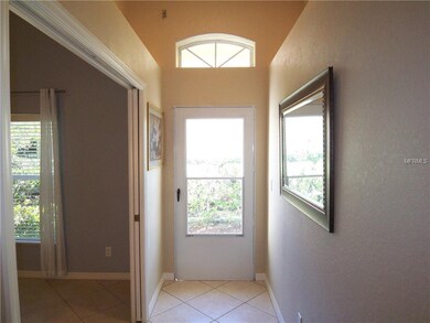 ENTRY WITH 2 DOORS