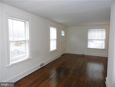 15721/2 Pennington Rd, Ewing, NJ 08618 - photo 6