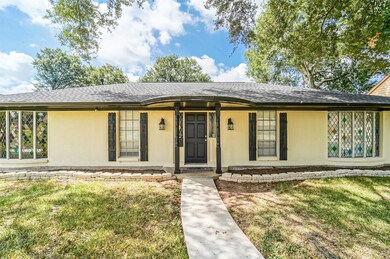 8206 Garden Parks Dr, Houston, TX 77075 - photo 3