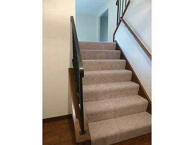 Entry/Foyer.