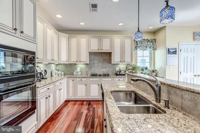 25273 Doolittle Ln, Chantilly, VA 20152 - photo 2