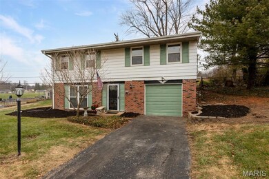 915 Trianon Ln, Ballwin, MO 63011 - photo 5