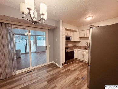 3401 Castile Dr, Bellevue, NE 68123 - photo 4