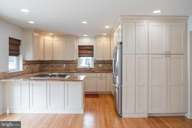 1423 W Wynnewood Rd, Ardmore, PA 19003 - photo 3