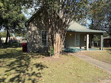 509 E Brown St, Hugo, OK 74743 - photo 2