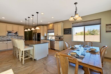 Kitchen/Casual Dining
