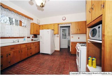 270 College Ave, Staten Island, NY 10314 - photo 3