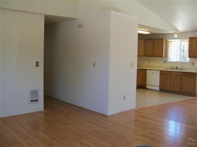2222 SW 33rd St, Redmond, OR 97756 - photo 3