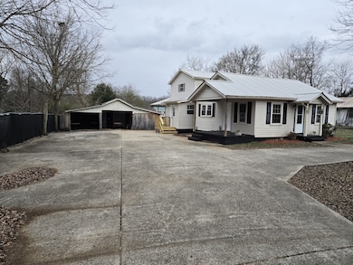 1755 W Trace Creek Rd, Waverly, TN 37185 - photo 3