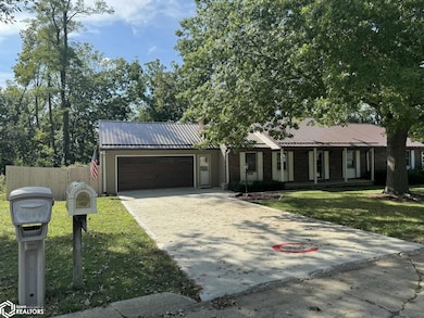 2028 Golfview Cir, Centerville, IA 52544 - photo 2