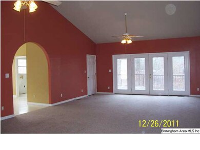 Spacious living/dining room