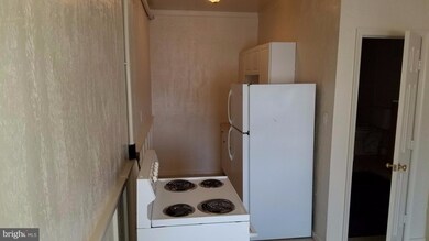 270 N Washington St unit F/G, Berkeley Springs, WV 25411 - photo 4