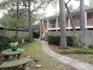 833 Wax Myrtle Ln unit A, Houston, TX 77079 - photo 2