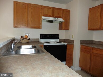 37 Sanford Dr, Bunker Hill, WV 25413 - photo 5