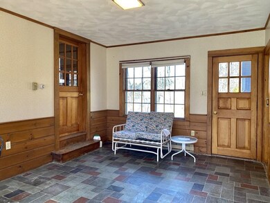 256 Dale St, North Andover, MA 01845 - photo 4