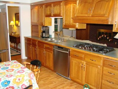 931 S Raddant Rd, Batavia, IL 60510 - photo 4