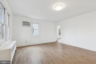 878 Warren St, Pottstown, PA 19464 - photo 4