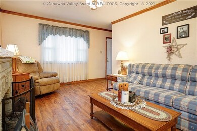 203 Marshall Ave, Dunbar, WV 25064 - photo 6