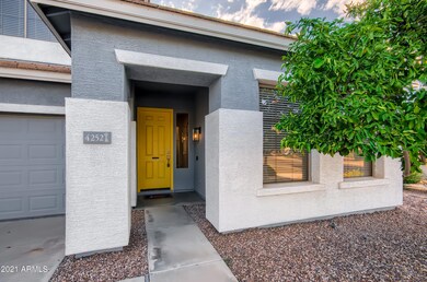 2-624765123-04 Exterior Front Entry