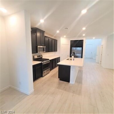 6858 Greensmen Ave, Las Vegas, NV 89156 - photo 4