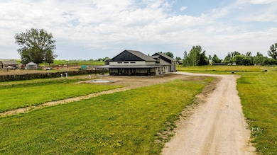 49 Metz Rd Entrance