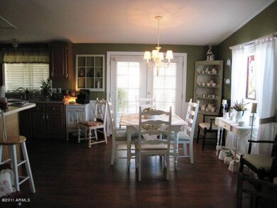 Dining/Bkft Bar