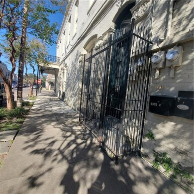 1033 Josephine St unit B, New Orleans, LA 70130 - photo 2