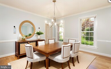 4903 Oakcrest Dr, Fairfax, VA 22030 - photo 7