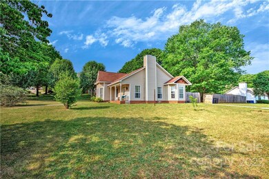 602 Pebblestone Ct, Statesville, NC 28625 - photo 4