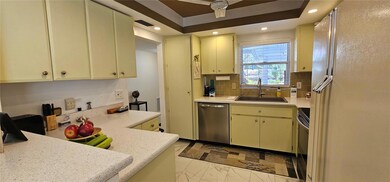 2009 Riverbluff Pkwy unit V334, Sarasota, FL 34231 - photo 4
