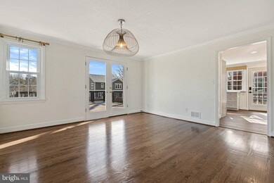 111 S Oak St, Falls Church, VA 22046 - photo 3