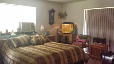 281 W Park St, Grants Pass, OR 97527 - photo 3