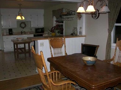 Dining Room Tons of space in this three level livi