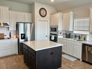 1437 Glade Meadows Dr, Joshua, TX 76058 - photo 5