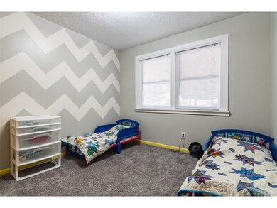 211 Mcarthur St, Muscatine, IA 52761 - photo 6