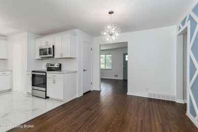 6204 Apex Dr, Louisville, KY 40219 - photo 6