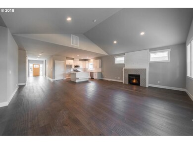 980 SW 14th Cir, Troutdale, OR 97060 - photo 5