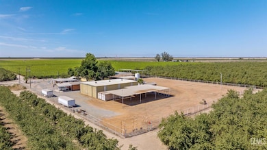 28548 Woollomes Ave, Wasco, CA 93280 - photo 6