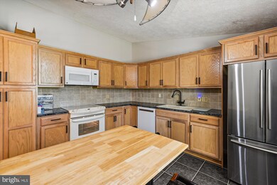 7148 Smooth Path, Columbia, MD 21045 - photo 2