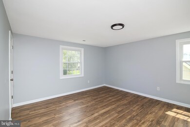 192 Somerset Dr, Willingboro, NJ 08046 - photo 2