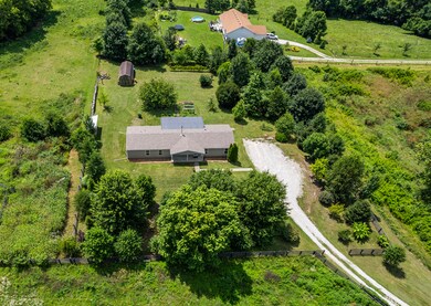 1661 Oregon Rd, Versailles, KY 40383 - photo 7