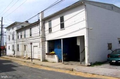 50 S Queen St, Littlestown, PA 17340 - photo 4