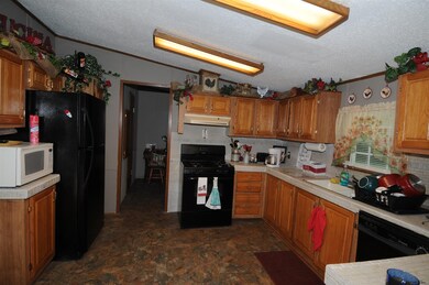 106 Glenwild Rd, Middle Grove, NY 12850 - photo 3