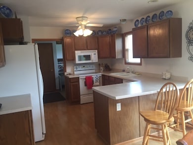 632 E Countryside Dr, Evansville, WI 53536 - photo 3