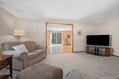 2045 Kassner Dr, Green Bay, WI 54304 - photo 7