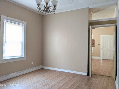 719 S 8th St, Wilmington, NC 28401 - photo 4