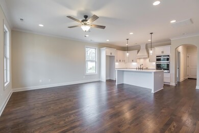 Displays pictures of unit #5.  No windows on the side.